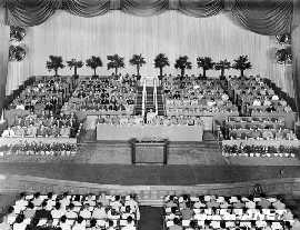 這是大會(huì)主席臺(tái)（資料照片）。